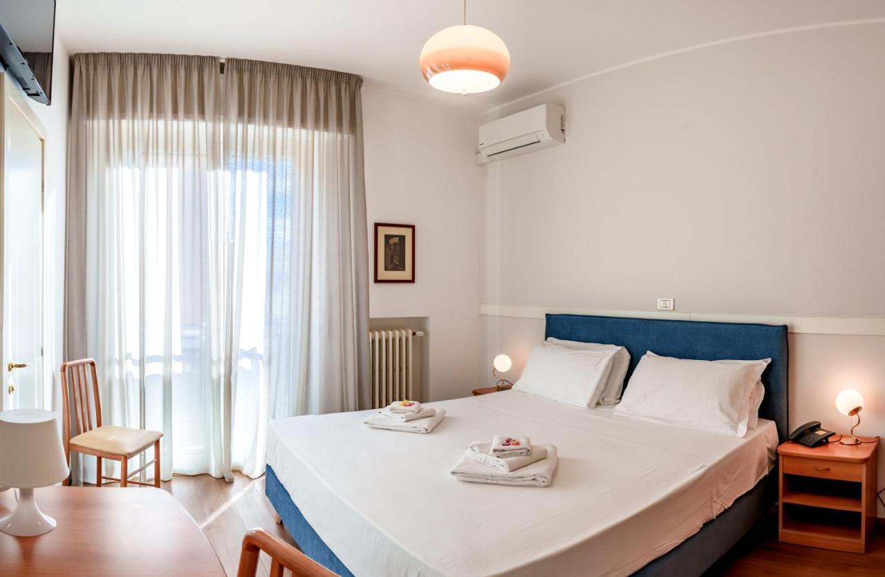 Hotel Tritone Senigallia Extérieur photo