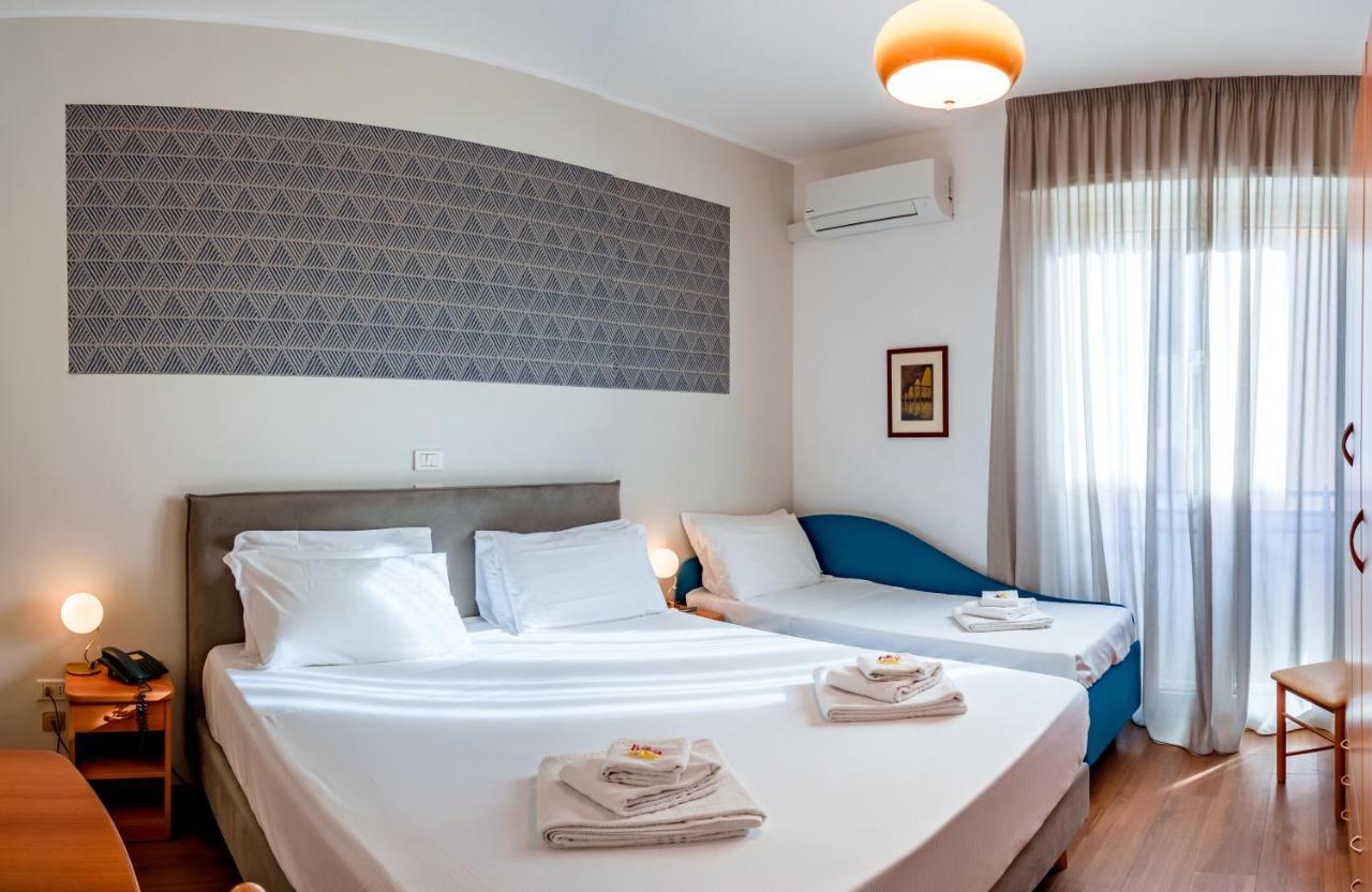 Hotel Tritone Senigallia Extérieur photo